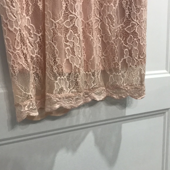 Lace Sleeveless Dress - Picture 3 of 5